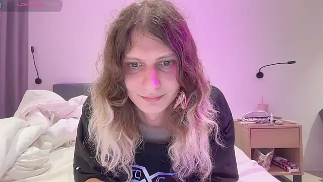 Alice Pinkhead online show from November 24, 9:42 am