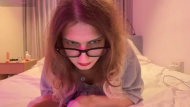 Alice Pinkhead online show from March 3, 7:36 am