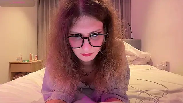 Alice Pinkhead online show from June 12, 10:03 am