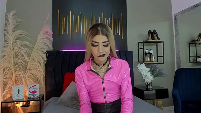 BrianaSchafer online show from February 17, 4:48 pm