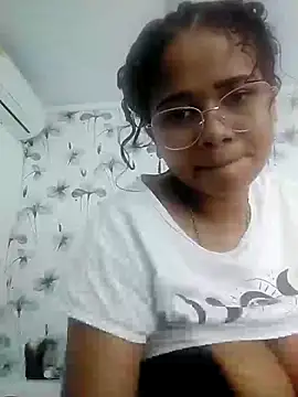 Snapshot of moon_HoneyX chatting on March 1, 3:27 pm moon HoneyX online show from March 1, 3:27 pm