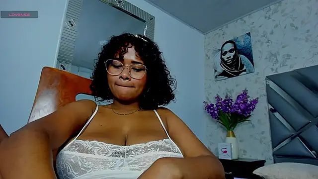 Snapshot of moon_HoneyX chatting on March 3, 5:07 pm moon HoneyX online show from March 3, 5:07 pm