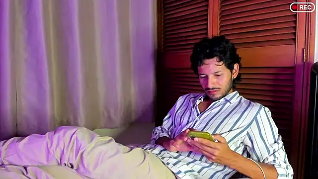 Snapshot of Nicholasrodrii chatting on September 24, 12:36 am Nicholasrodrii online show from September 24, 12:36 am