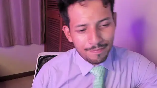 Snapshot of Nicholasrodrii chatting on February 13, 11:01 pm Nicholasrodrii online show from February 13, 11:01 pm