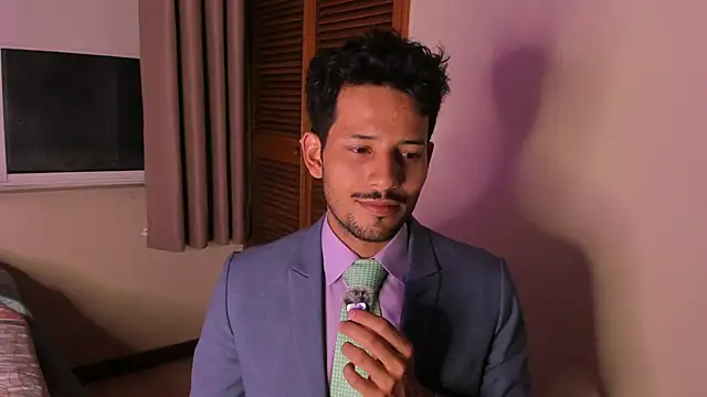 Snapshot of Nicholasrodrii chatting on February 15, 11:56 pm Nicholasrodrii online show from February 15, 11:56 pm