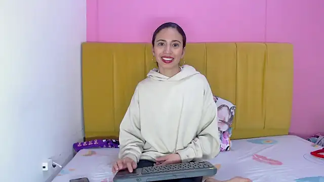 Snapshot of angelinabrookcm101 chatting on December 7, 5:15 am angelinabrookcm101 online show from December 7, 5:15 am