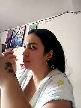 brianaGuzman online show from May 10, 2:33 pm