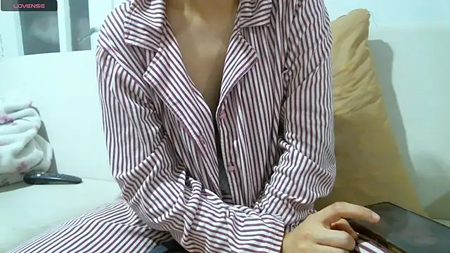 blackpearl77777 online show from December 11, 10:27 pm