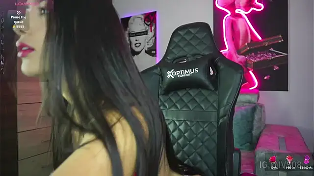 Snapshot of emmagrecco_ chatting on October 9, 8:07 pm emmagrecco online show from October 9, 8:07 pm