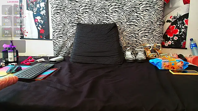 perla mature online show from February 12, 4:55 pm