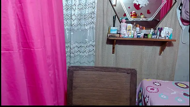 Lunawillis online show from March 6, 9:22 pm