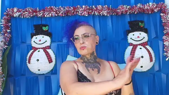 SandyyRose online show from December 6, 7:45 pm