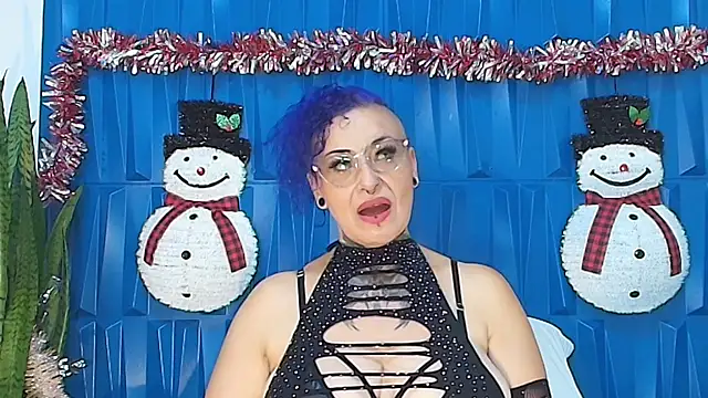 SandyyRose online show from December 14, 6:30 pm