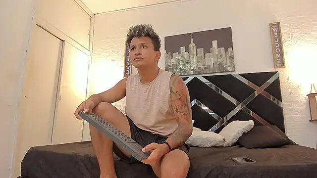 nakedfoam1 online show from September 23, 4:15 am