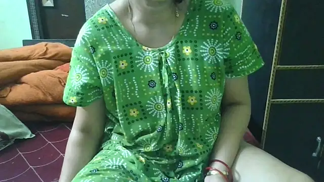 Snapshot of couplesuni chatting on October 6, 3:04 am couplesuni online show from October 6, 3:04 am