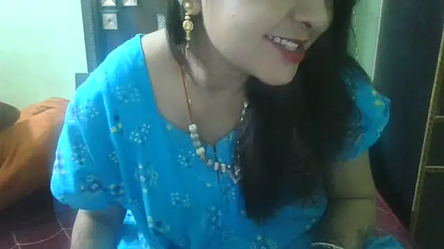 Snapshot of couplesuni chatting on October 13, 10:48 am couplesuni online show from October 13, 10:48 am