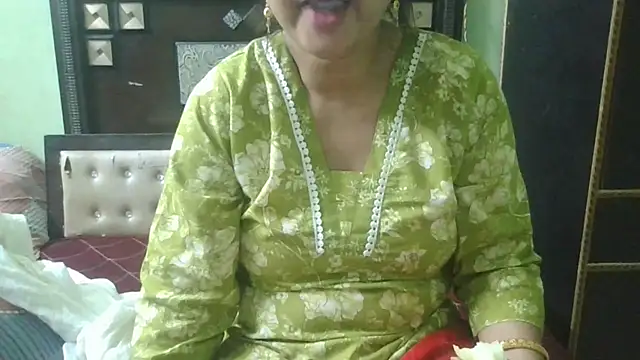 Snapshot of couplesuni chatting on October 24, 3:03 am couplesuni online show from October 24, 3:03 am