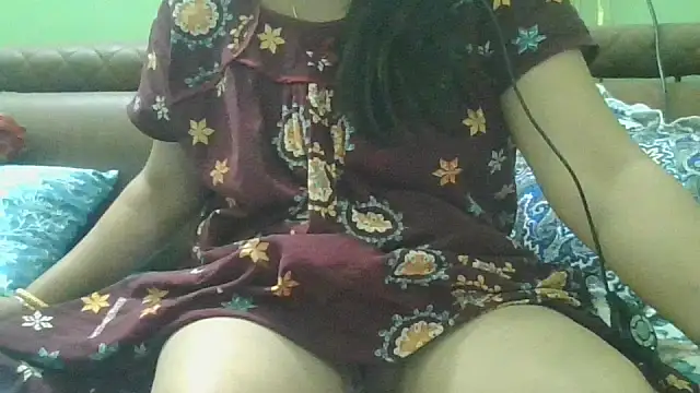 Snapshot of couplesuni chatting on November 6, 5:41 am couplesuni online show from November 6, 5:41 am