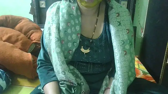 Snapshot of couplesuni chatting on November 14, 4:44 am couplesuni online show from November 14, 4:44 am