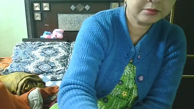 couplesuni online show from January 13, 9:36 am