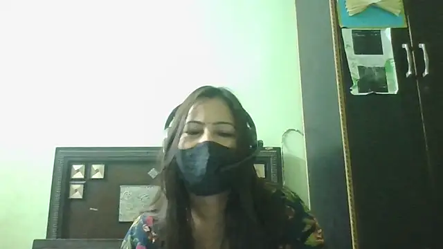 Snapshot of couplesuni chatting on April 11, 5:28 pm couplesuni online show from April 11, 5:28 pm