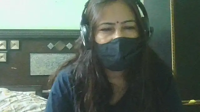 Snapshot of couplesuni chatting on April 14, 5:02 am couplesuni online show from April 14, 5:02 am