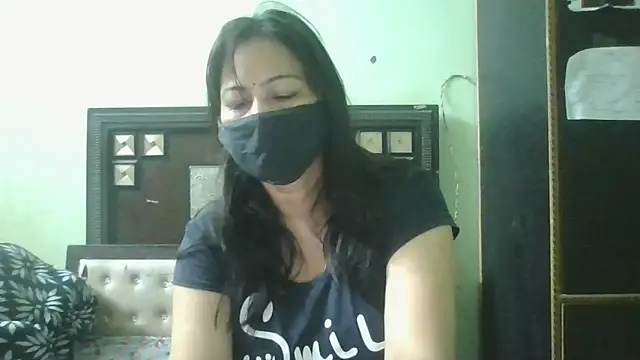Snapshot of couplesuni chatting on April 17, 2:47 am couplesuni online show from April 17, 2:47 am