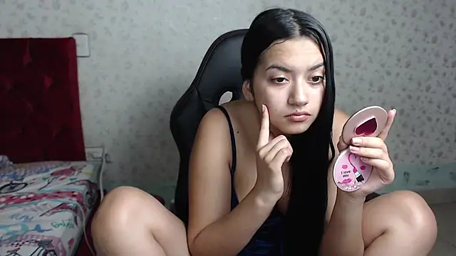 Snapshot of kayla_k18 chatting on March 15, 10:11 pm kayla k18 online show from March 15, 10:11 pm