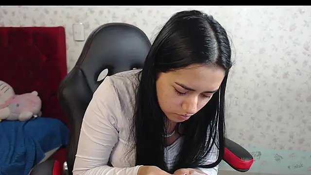 Snapshot of kayla_k18 chatting on October 3, 2:08 am kayla k18 online show from October 3, 2:08 am