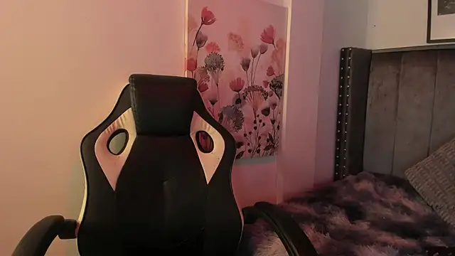 Alaia Cute online show from September 28, 2:17 am