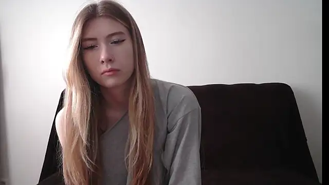 Snapshot of ErikaShyy chatting on September 23, 12:08 pm ErikaShyy online show from September 23, 12:08 pm