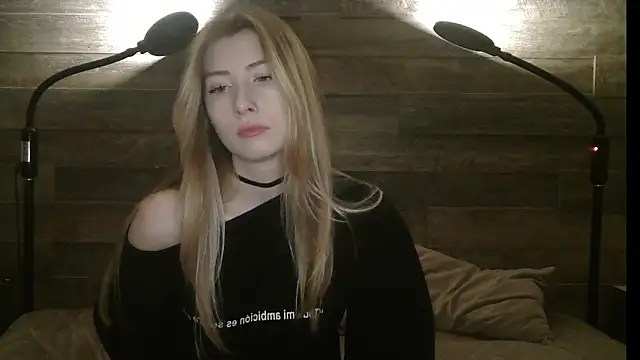 Snapshot of ErikaShyy chatting on November 26, 10:49 am ErikaShyy online show from November 26, 10:49 am