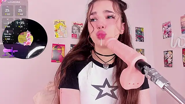 Snapshot of LosAlicee chatting on December 16, 7:15 am LosAlicee online show from December 16, 7:15 am