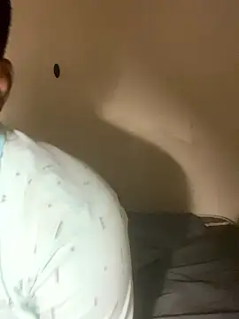 Snapshot of abdoul- chatting on December 4, 11:24 pm abdoul- online show from December 4, 11:24 pm