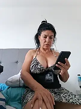 Snapshot of katysquirtdirty chatting on July 28, 4:39 pm katysquirtdirty online show from July 28, 4:39 pm