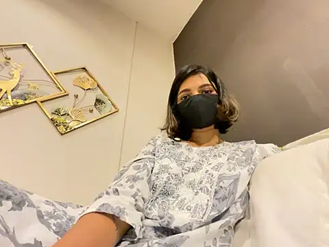 Snapshot of MaYaa__11 chatting on March 17, 4:33 pm MaYaa 11 online show from March 17, 4:33 pm