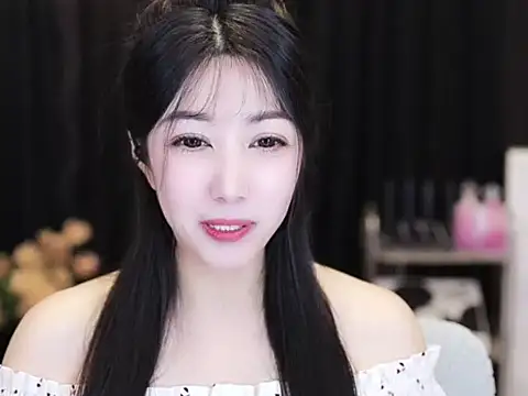 Snapshot of Nuyoah-77 chatting on September 20, 4:30 pm Nuyoah-77 online show from September 20, 4:30 pm