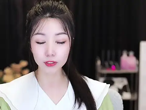 Snapshot of Nuyoah-77 chatting on September 21, 3:57 pm Nuyoah-77 online show from September 21, 3:57 pm