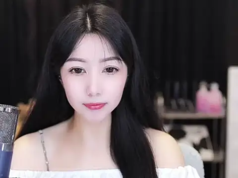 Snapshot of Nuyoah-77 chatting on September 22, 4:20 pm Nuyoah-77 online show from September 22, 4:20 pm