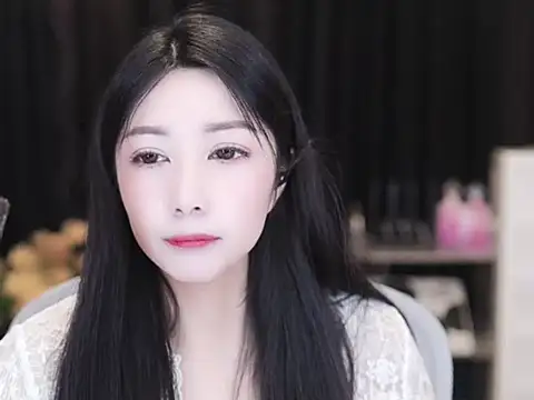 Snapshot of Nuyoah-77 chatting on October 10, 3:55 pm Nuyoah-77 online show from October 10, 3:55 pm