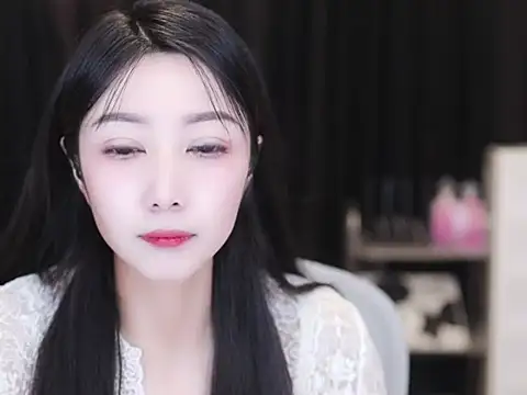 Snapshot of Nuyoah-77 chatting on October 11, 4:38 pm Nuyoah-77 online show from October 11, 4:38 pm