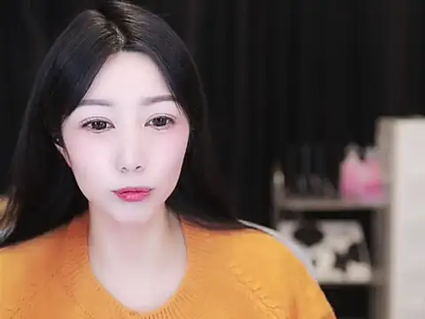 Snapshot of Nuyoah-77 chatting on October 15, 2:50 pm Nuyoah-77 online show from October 15, 2:50 pm