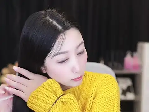 Snapshot of Nuyoah-77 chatting on October 18, 3:13 pm Nuyoah-77 online show from October 18, 3:13 pm