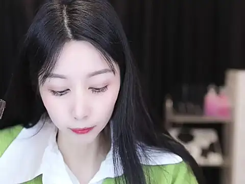 Snapshot of Nuyoah-77 chatting on October 21, 4:30 pm Nuyoah-77 online show from October 21, 4:30 pm