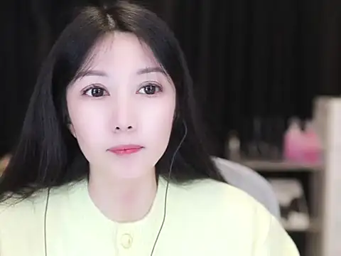 Snapshot of Nuyoah-77 chatting on October 25, 3:18 pm Nuyoah-77 online show from October 25, 3:18 pm