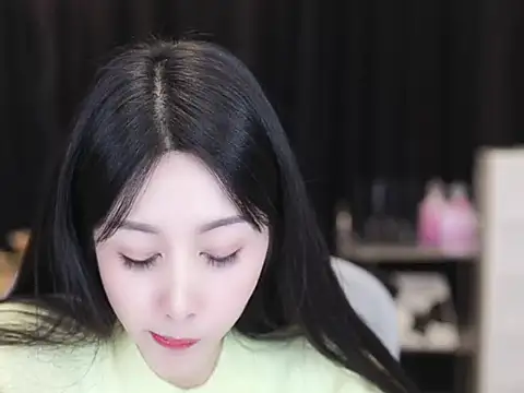 Snapshot of Nuyoah-77 chatting on November 4, 1:54 pm Nuyoah-77 online show from November 4, 1:54 pm