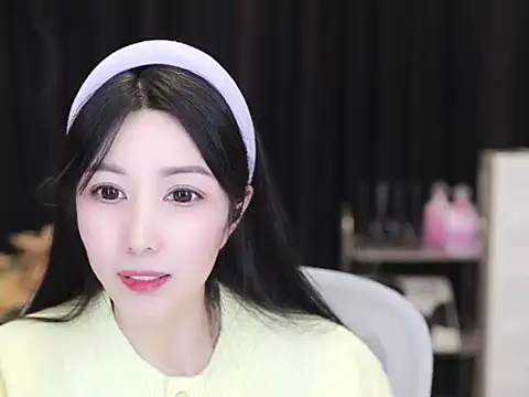 Snapshot of Nuyoah-77 chatting on November 5, 3:56 pm Nuyoah-77 online show from November 5, 3:56 pm