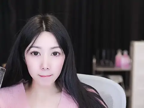 Snapshot of Nuyoah-77 chatting on November 10, 4:06 pm Nuyoah-77 online show from November 10, 4:06 pm