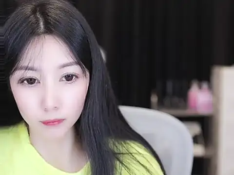 Snapshot of Nuyoah-77 chatting on November 16, 4:23 pm Nuyoah-77 online show from November 16, 4:23 pm