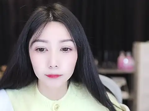 Snapshot of Nuyoah-77 chatting on November 20, 1:33 pm Nuyoah-77 online show from November 20, 1:33 pm